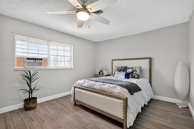 2200 Monroe St unit 23, Hollywood, FL 33020 - photo 2