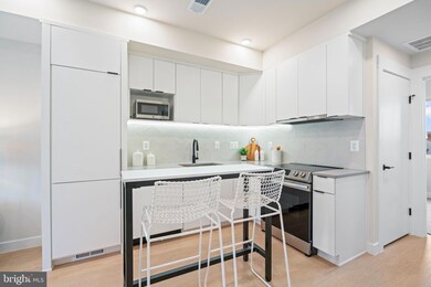 733 8th St SE unit 301, Washington, DC 20003 - photo 6