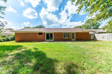 302 Hillside Dr, Gainesville, TX 76240 - photo 4