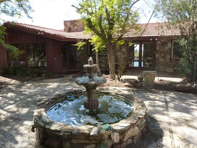 Courtyard-ftn 835