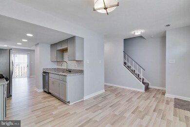 2027 Mayflower Dr, Woodbridge, VA 22192 - photo 3