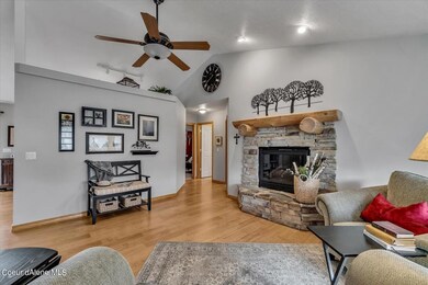Gas fireplace wlog mantle