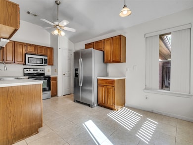 2902 Hollow Creek Dr, Houston, TX 77082 - photo 5