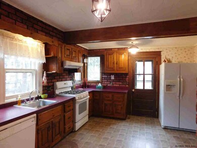 23 Mason St, Glens Falls, NY 12801 - photo 3