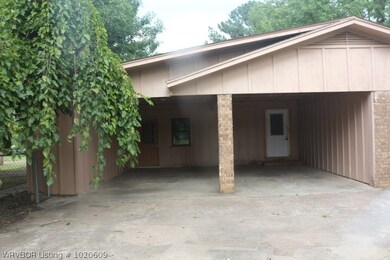 509 W Sequoyah St, Muldrow, OK 74948 - photo 4