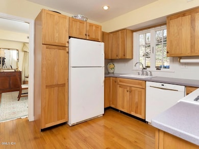 35 Center Dr, Old Greenwich, CT 06870 - photo 7