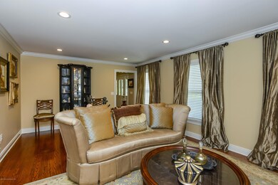 006_Living Room