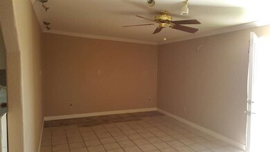 4915WVERNONAVELIVING