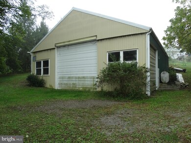 1039 Edenville Rd, Chambersburg, PA 17202 - photo 5