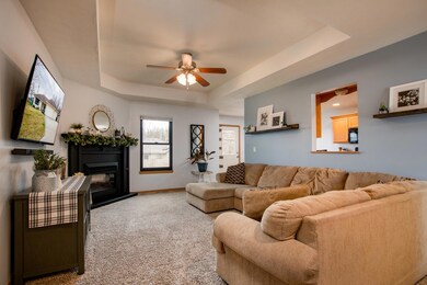 Charlie 690 W Danielle St-3