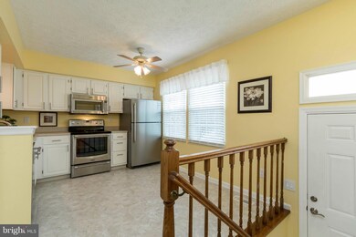 13343 Burkitts Rd, Fairfax, VA 22033 - photo 2