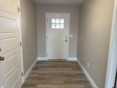 640 Hammett Rd, Wellford, SC 29385 - photo 5