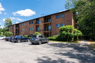 11 Blackstone Dr unit U1135, Nashua, NH 03063 - photo 2