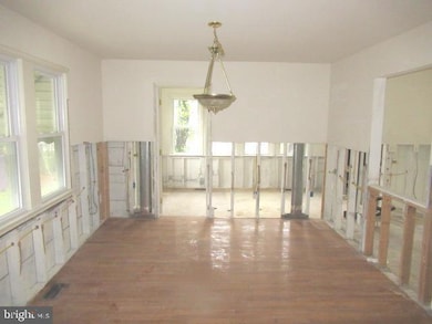 124 Warwick Rd S, Lawnside, NJ 08045 - photo 3