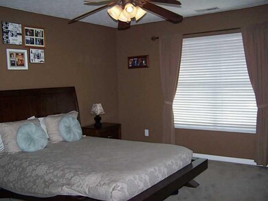 2186 Turning Leaf Dr, Franklin, IN 46131 - photo 4