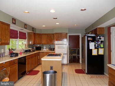 1612 Old Drummer Boy Ln, Fort Washington, MD 20744 - photo 6