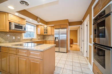 3255 Westview Dr, Northbrook, IL 60062 - photo 5