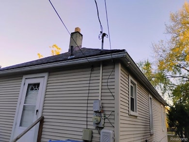 13346 Fisk Ave, Warren, MI 48089 - photo 5