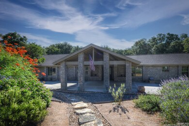 10762 Parrigin Rd, Helotes, TX 78023 - photo 3