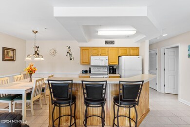 Kitchen breakfast bar