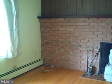 8517 Pineway Dr, Laurel, MD 20723 - photo 5