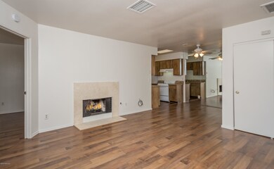 005_Living Room