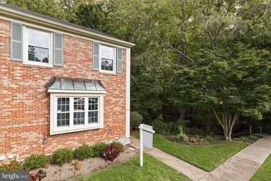 10213 Scarborough Commons Ct, Burke, VA 22015 - photo 2