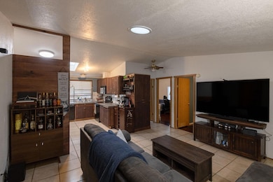 1201 SW 28th St #15 (5 of 20)