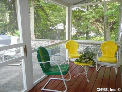 Porch - Enclosed screened in porch