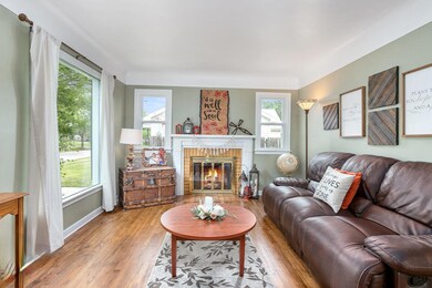 933 Aberdeen St NE, Grand Rapids, MI 49505 - photo 3