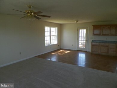 11 Prospect Ave, Bunker Hill, WV 25413 - photo 4
