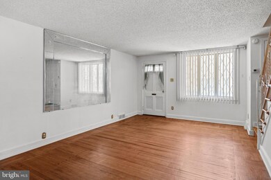 1042 Springfield Rd, Darby, PA 19023 - photo 5