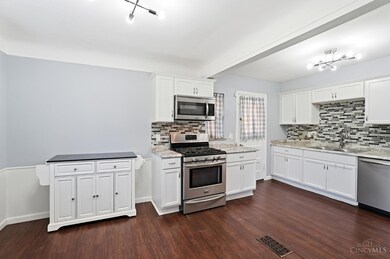 1015 Woodbriar Ln, Cincinnati, OH 45238 - photo 7