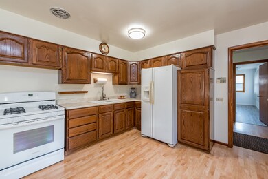 2519 9th Pkwy, Waukegan, IL 60085 - photo 4