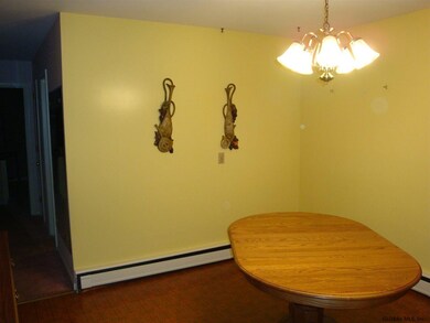 1009 Sandy Ln, Schenectady, NY 12303 - photo 4