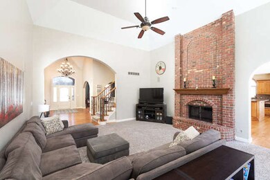 4268 Colton Cir unit 4, Naperville, IL 60564 - photo 3