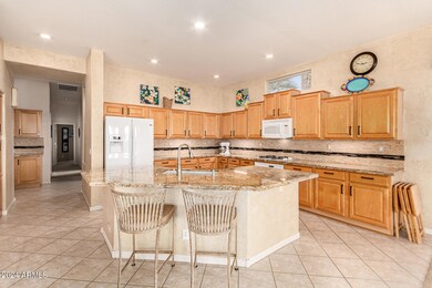 Kitchen - Large Island