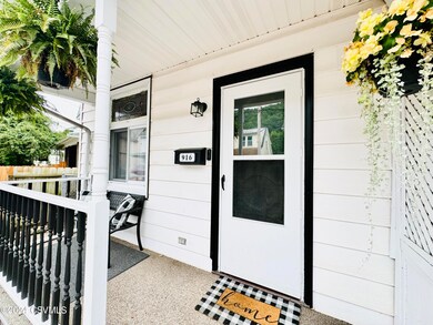 916 Center St, Coal Township, PA 17866 - photo 3