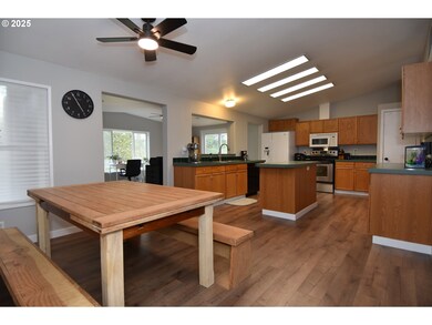 3651 Old Pacific Hwy S, Kelso, WA 98626 - photo 5