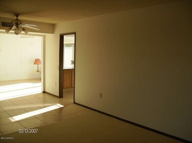 Dining Area to Az