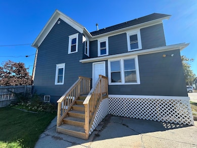 2522 Lincoln Ave, Two Rivers, WI 54241 - photo 3