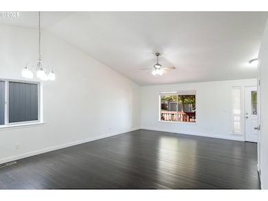 1748 Salmon River St NW, Salem, OR 97304 - photo 6