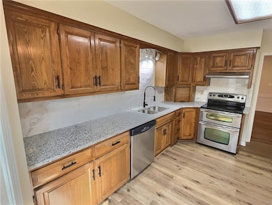 1121 NE Ridgeview Dr, Lees Summit, MO 64086 - photo 7