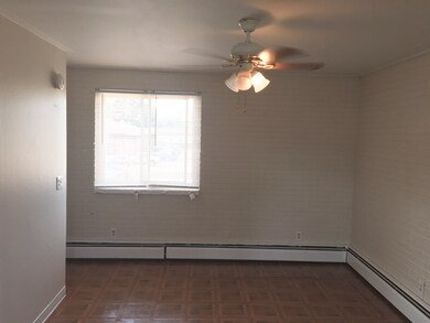 661 Yeoman St unit U4, Waukegan, IL 60085 - photo 5