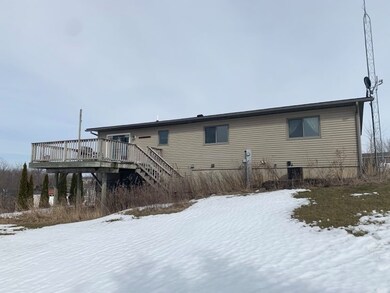 105 Jentz Dr, Potosi, WI 53820 - photo 2