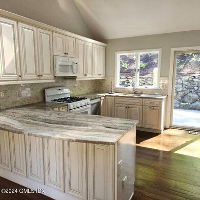 37 Center Dr, Old Greenwich, CT 06870 - photo 7