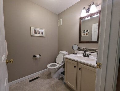416 Regency Ln unit 416, Abington, MA 02351 - photo 6