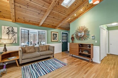 03_6075Mandy_1_LivingRoom_LowRes