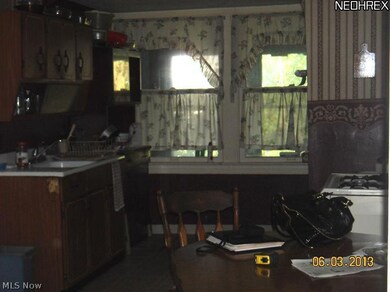 1707 E 290th St, Wickliffe, OH 44092 - photo 3