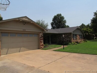 1216 Beaverly St, Ardmore, OK 73401 - photo 2